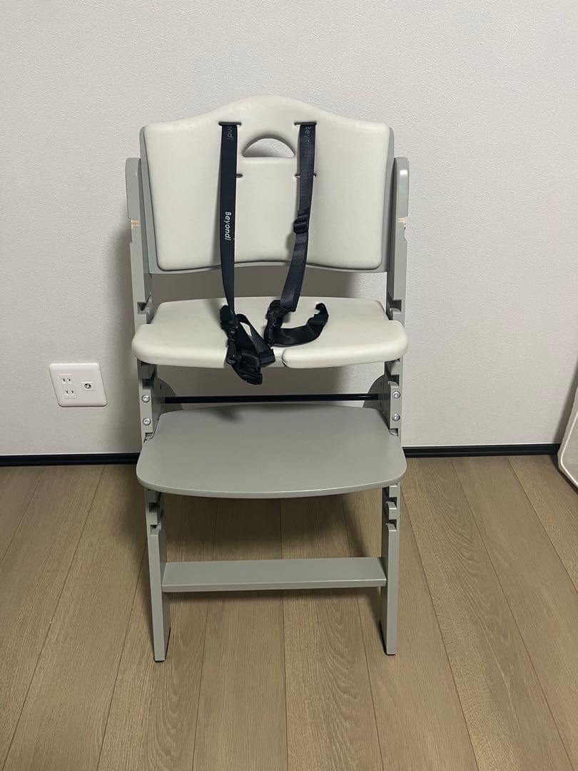 【ひろ@アイナナ断捨離中様限定】ビヨンドジュニア ハイチェア