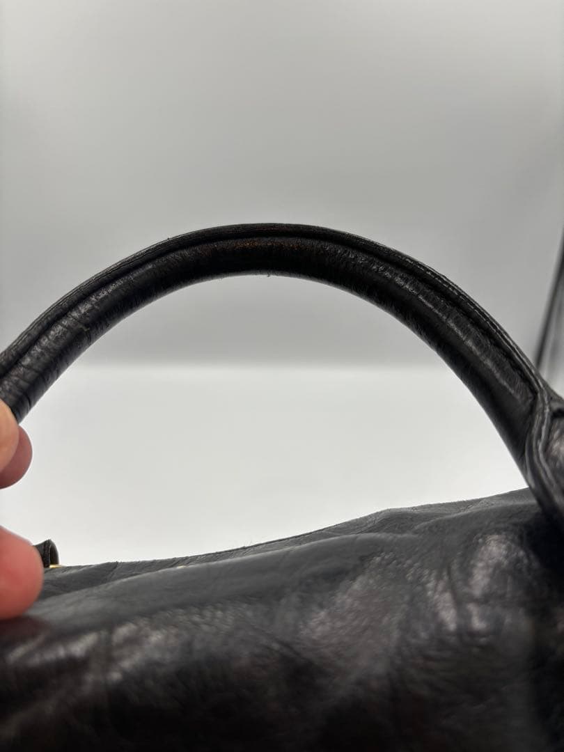 miu miu 黒 レザー ハンドバッグ