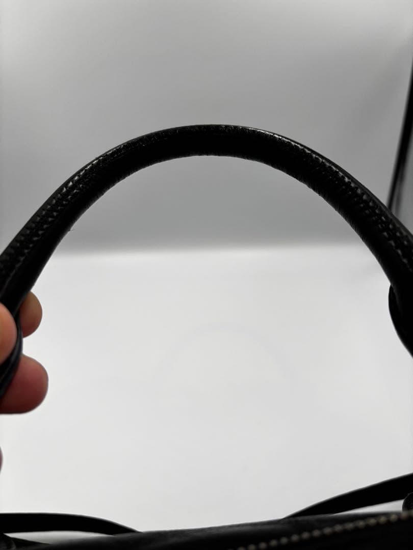 miu miu 黒 レザー ハンドバッグ