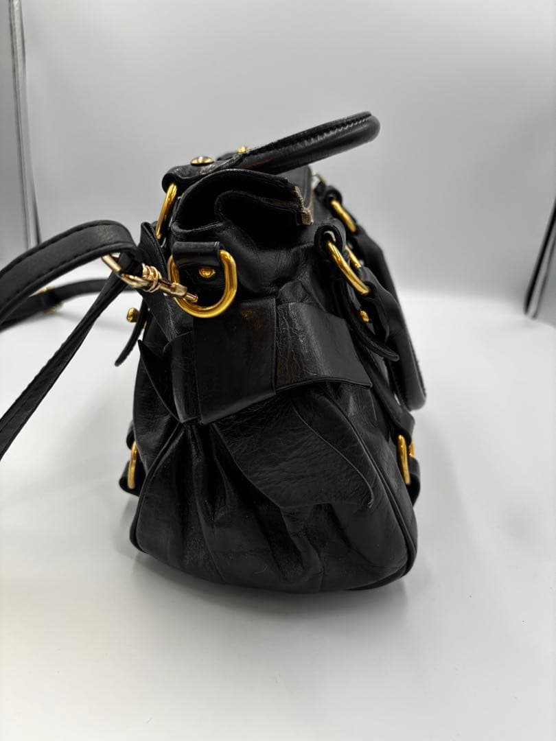 miu miu 黒 レザー ハンドバッグ