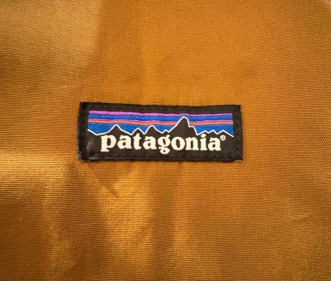 パタゴニアPatagoniaリバーシブルダウンベストXL