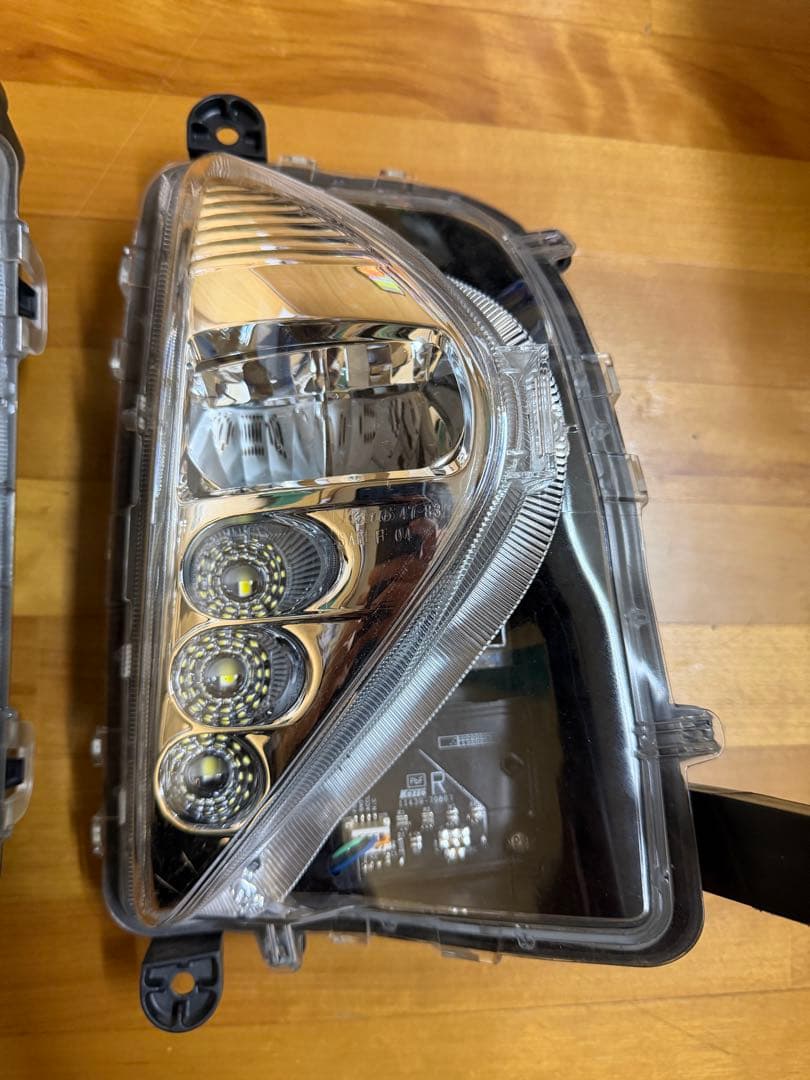 50プリウス 前期 フォグランプ【純正】