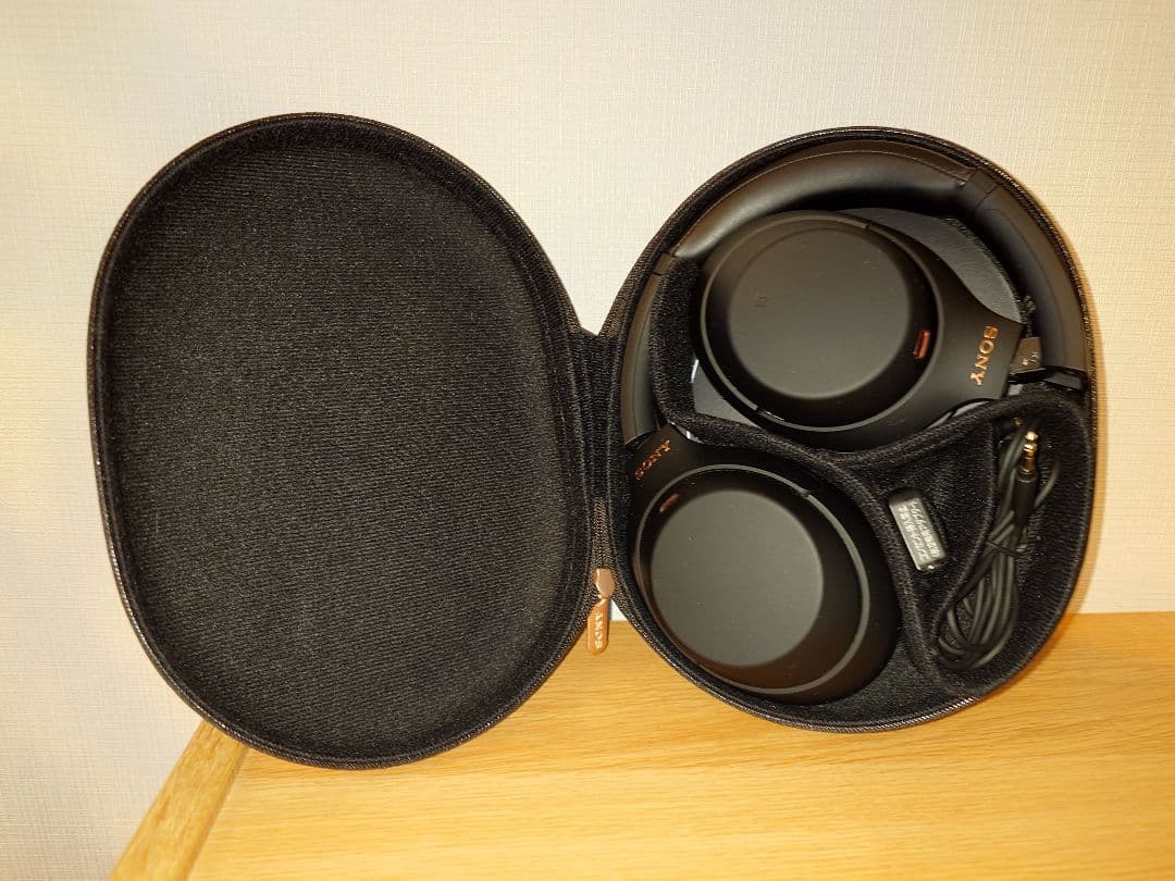 美品　SONY ワイヤレスヘッドホン　WH-1000XM4