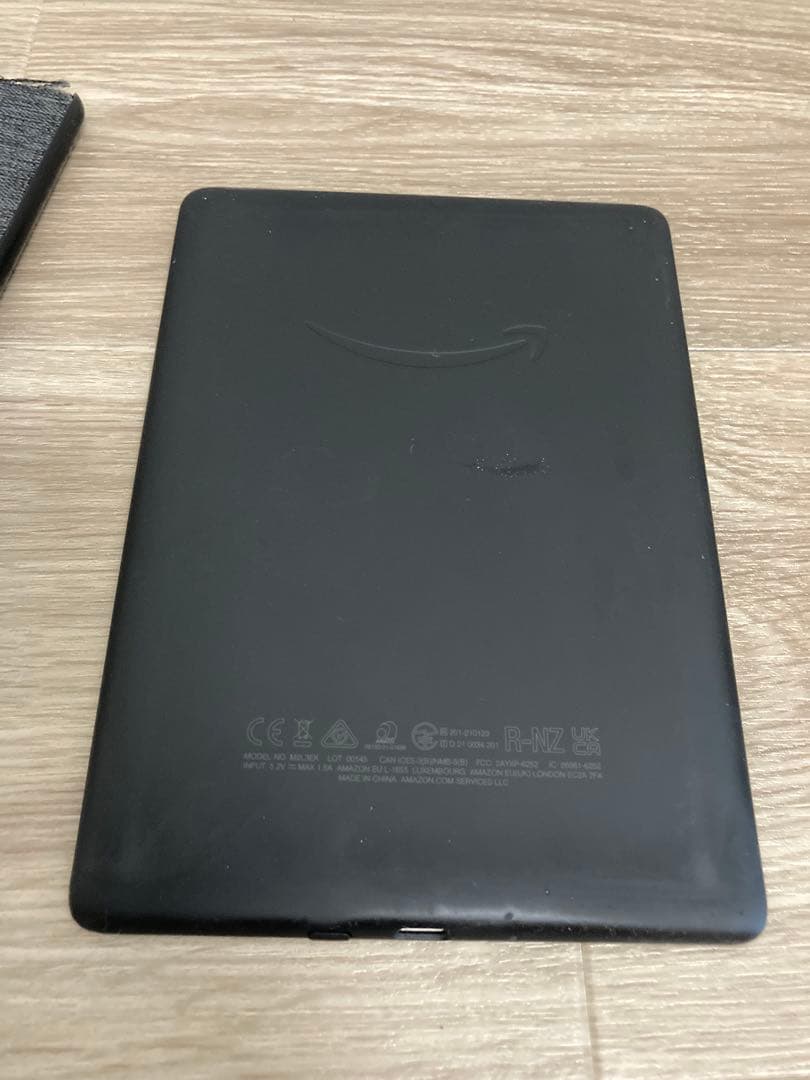 Kindle Paperwhite (8GB) 6.8インチ｜カバー付き