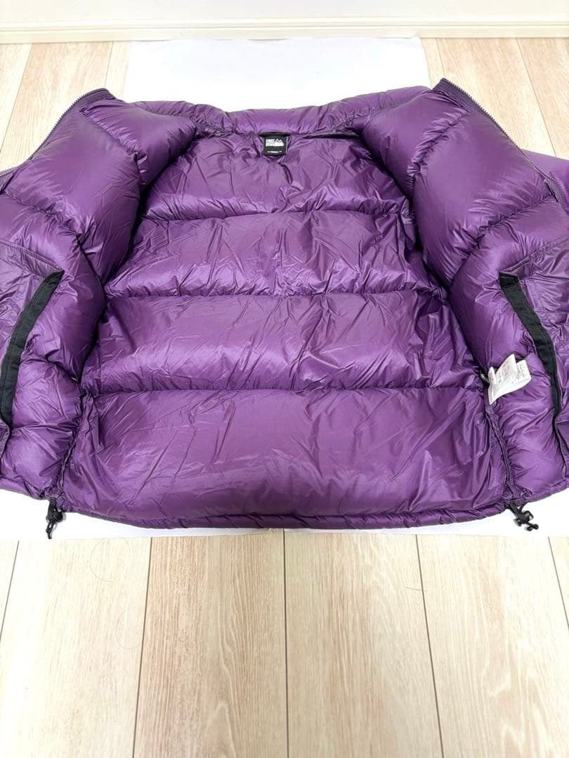 FIRST DOWN ライトバブルダウンジャケット