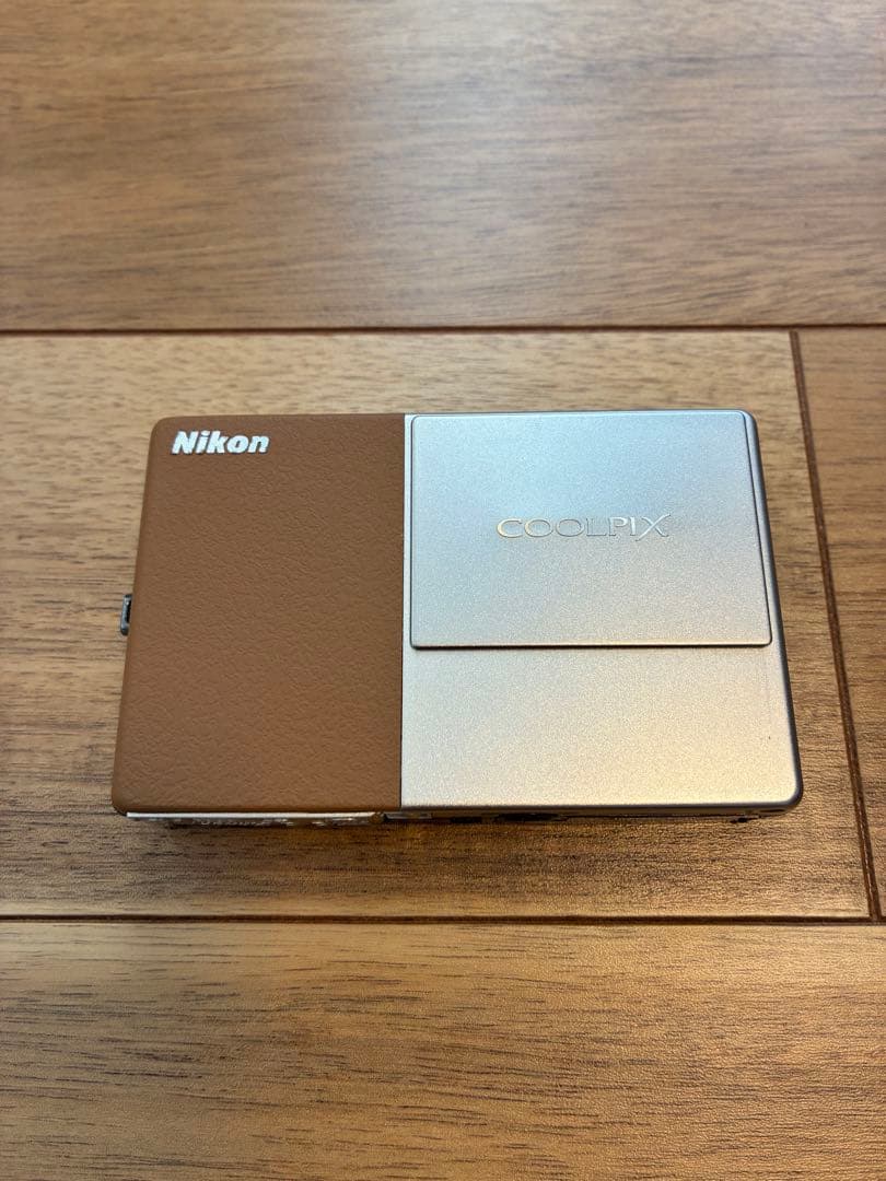 お値引き中！【美品】動作良好 Nikon COOLPIX S70 本体+充電器