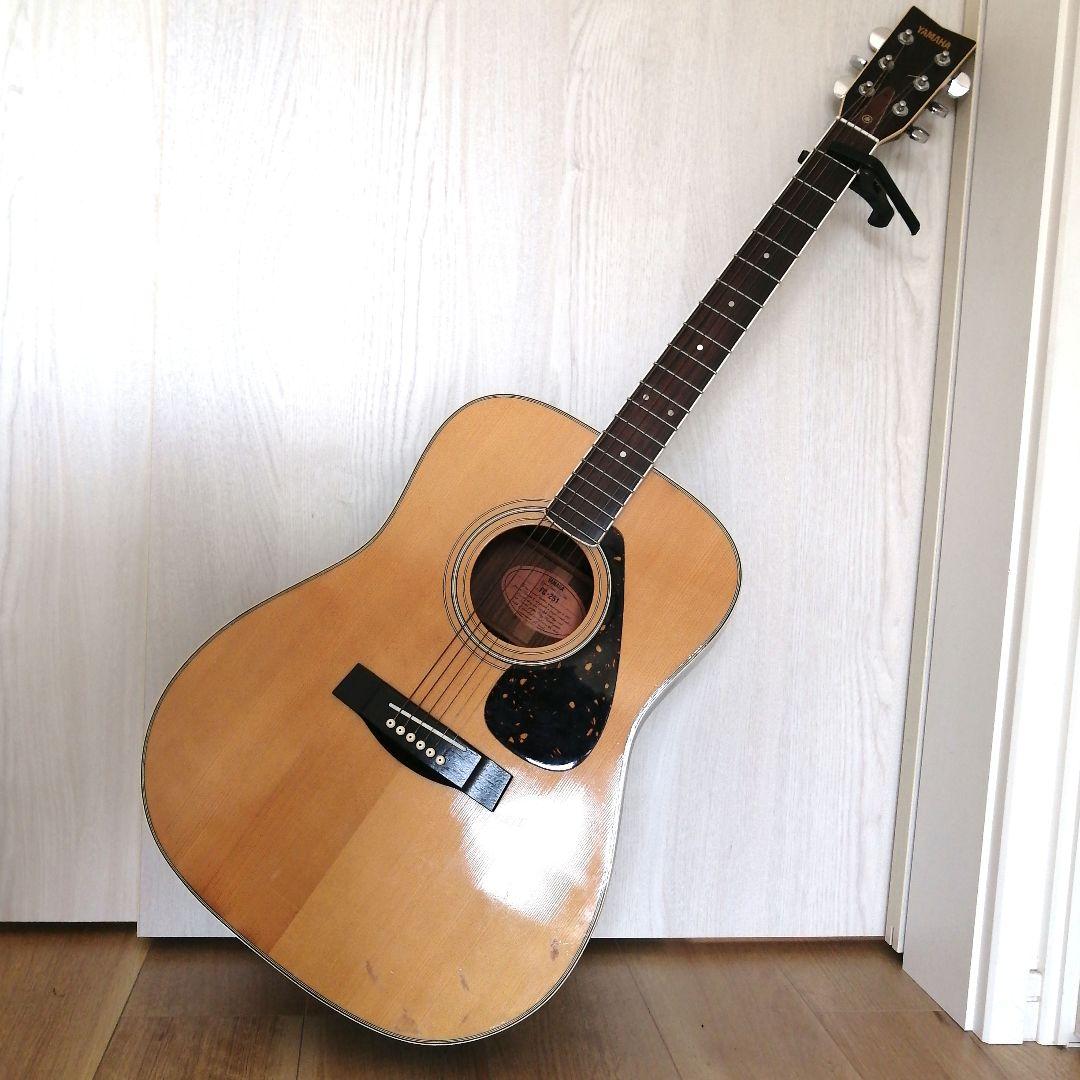 ギター　YAMAHA FG-251