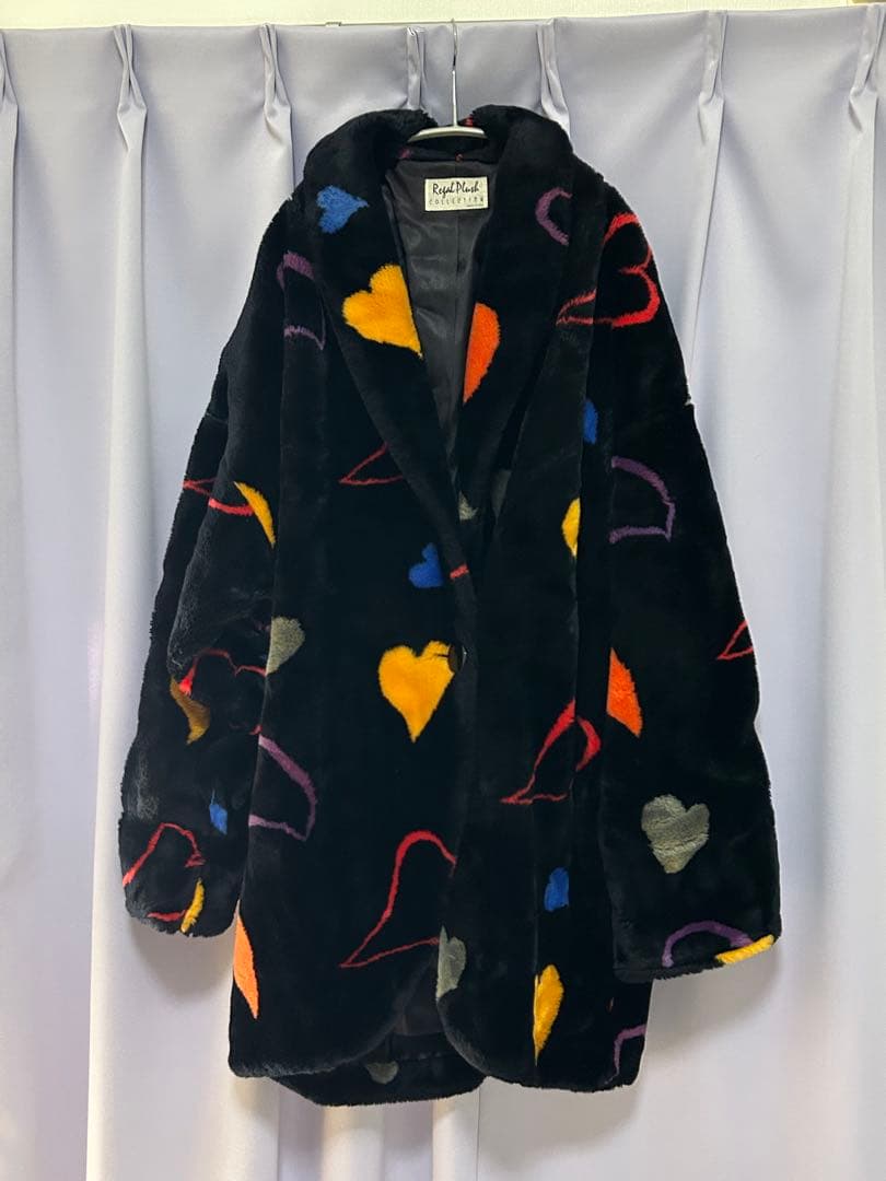 カラフルハート柄フェイクファーコート