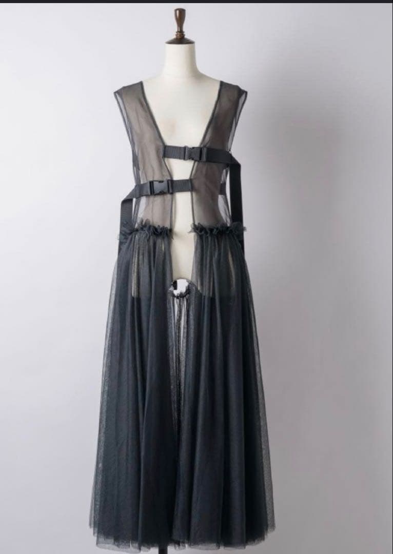 J1U by LA BELLE ETUDE バックルデザインチュールジレ 黒