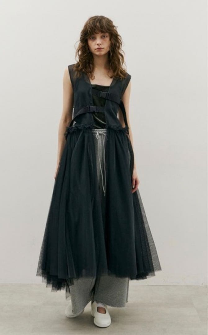 J1U by LA BELLE ETUDE バックルデザインチュールジレ 黒