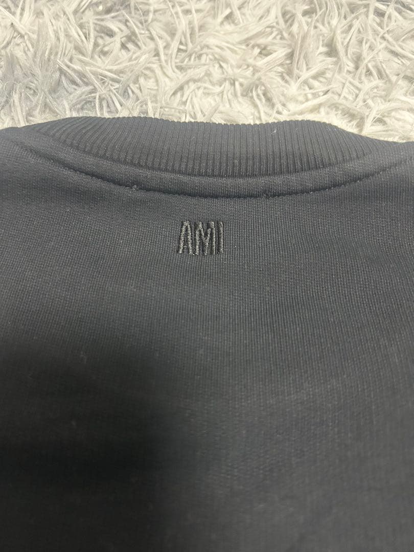 YYA_A　美品✨ami ブラック クルーネックスウェット