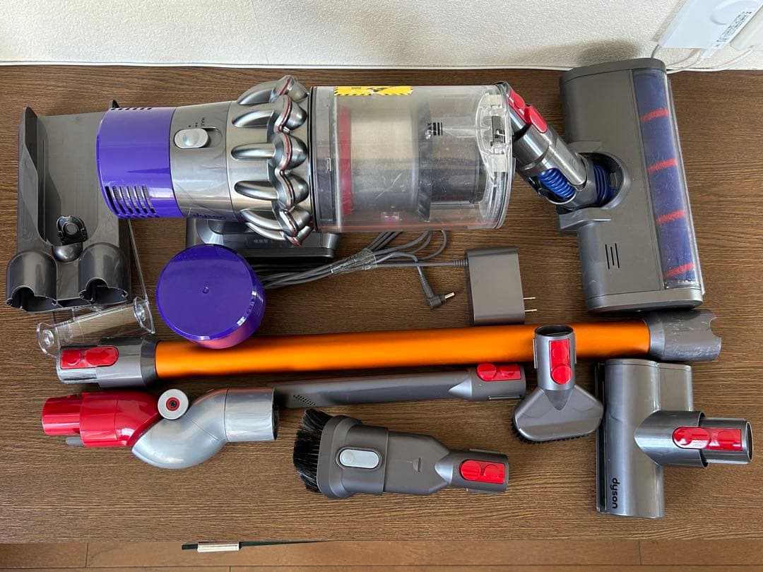 成龍Dyson cyclone v10 【ジャンク品】