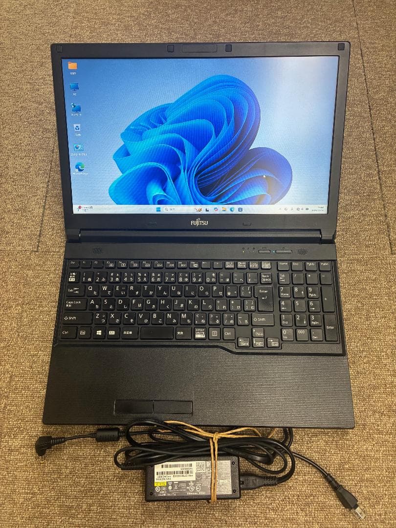 富士通 LIFEBOOK A577/P Core i5-7200U WIN11