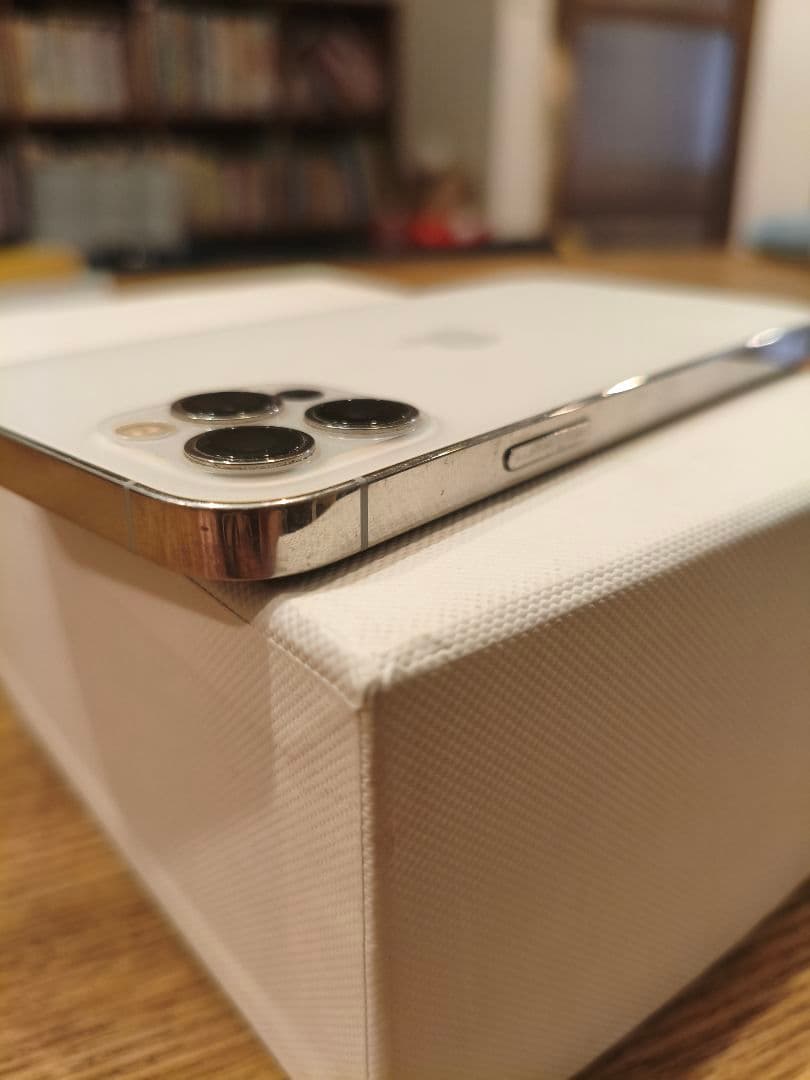 Apple iPhone 12 Pro 256G ホワイト　シムフリー