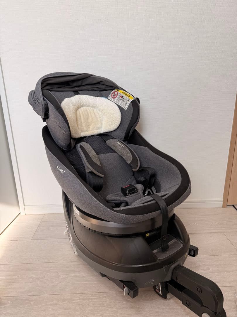 combi チャイルドシート　ISOFIX 車用