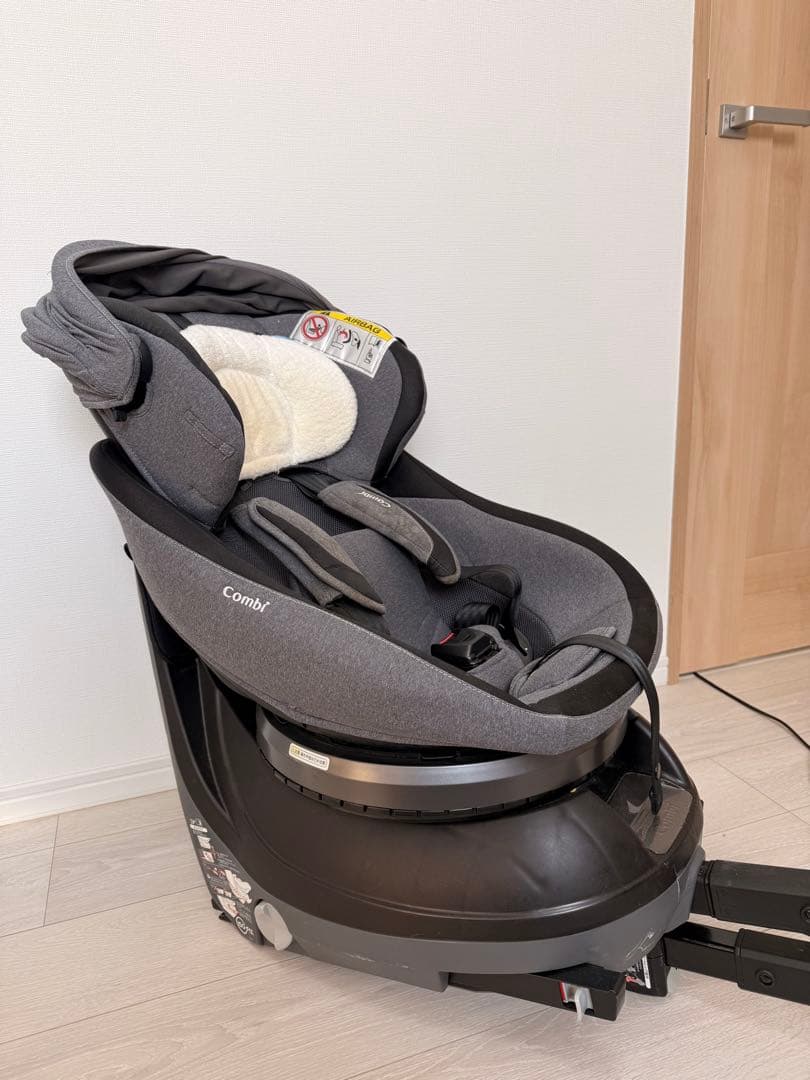 combi チャイルドシート　ISOFIX 車用