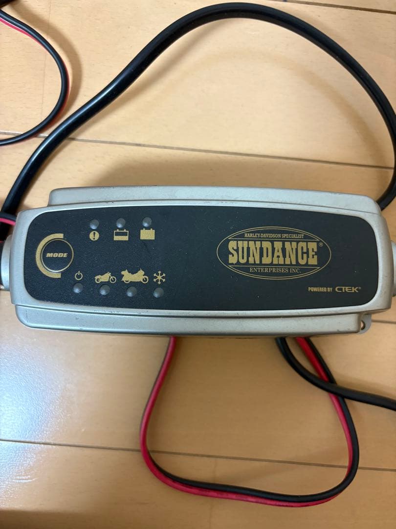 SUNDANCE/CTEK バッテリーチャージャー