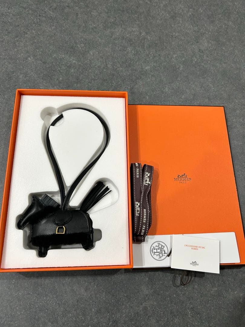 エルメス Rodeo Robeo Plush PM チャーム　ムートン　ボア