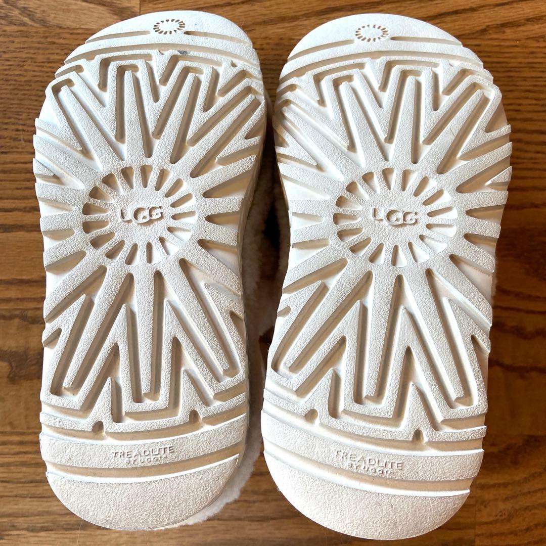 【美品】UGG オー フラッフィータ サンダル　ボア　23cm
