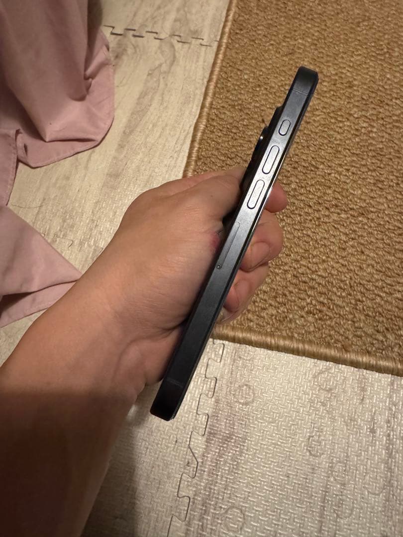 Apple iPhone 15 Pro 海外デュアルnanoSIMモデル，美品