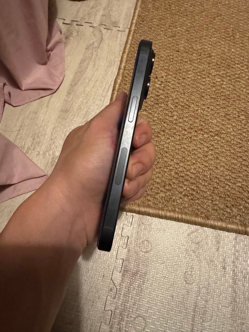 Apple iPhone 15 Pro 海外デュアルnanoSIMモデル，美品