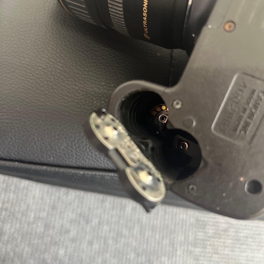 ジャンク品 cannon キャノン EOS 一眼レフフィルムカメラ レンズ付き