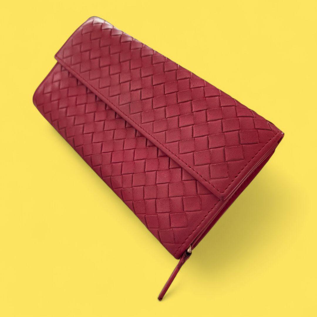 Bottega Veneta 赤 編み込み長財布