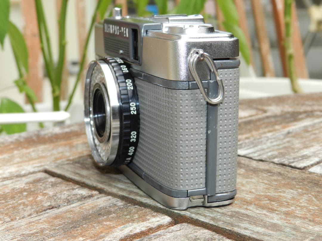 美品　Olympus Pen EE-2 コンパクトフィルムカメラ　即撮影可