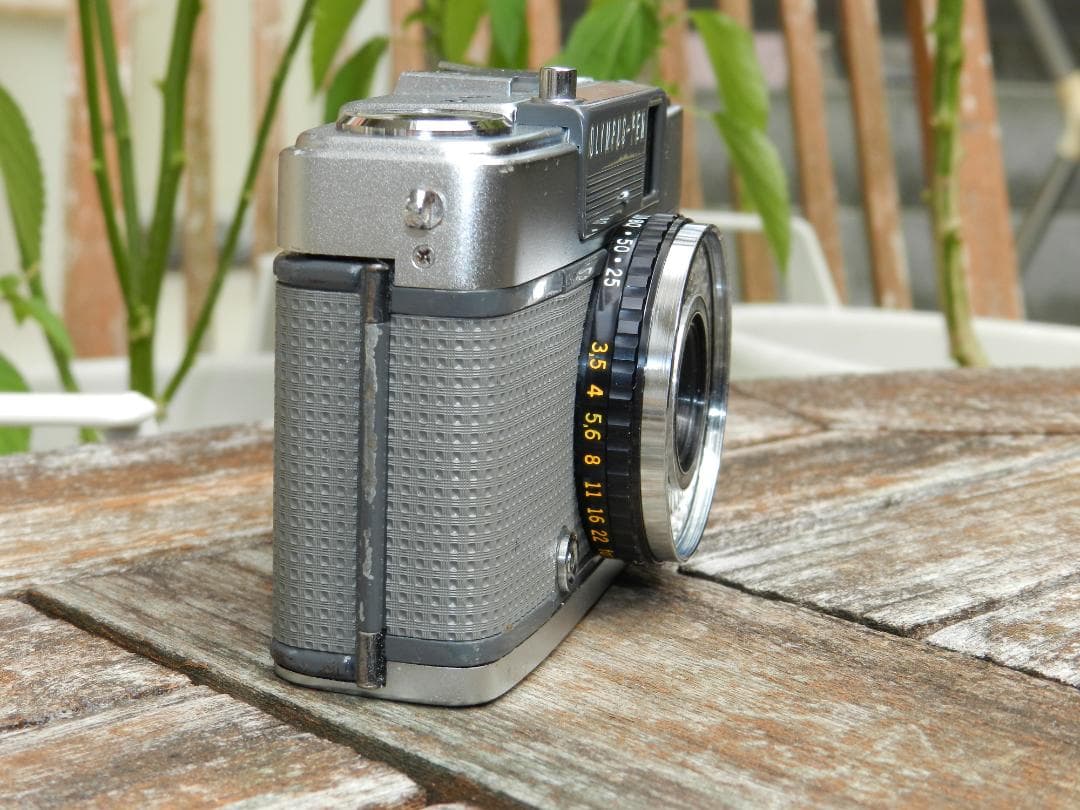 美品　Olympus Pen EE-2 コンパクトフィルムカメラ　即撮影可