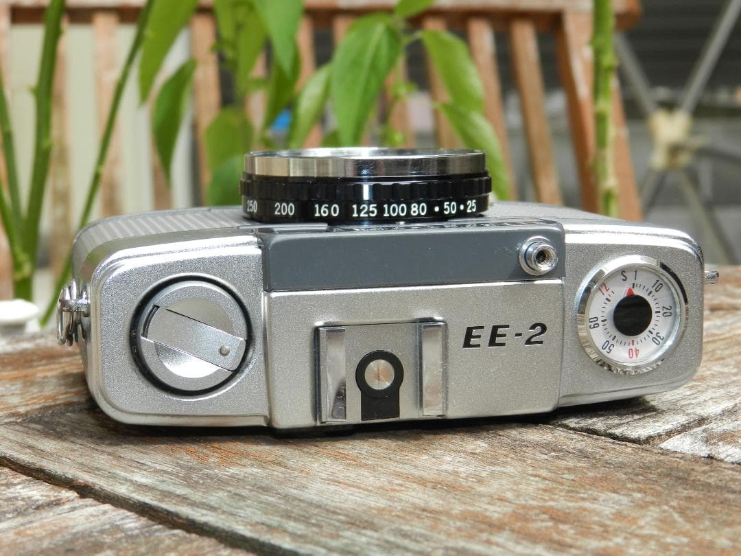 美品　Olympus Pen EE-2 コンパクトフィルムカメラ　即撮影可