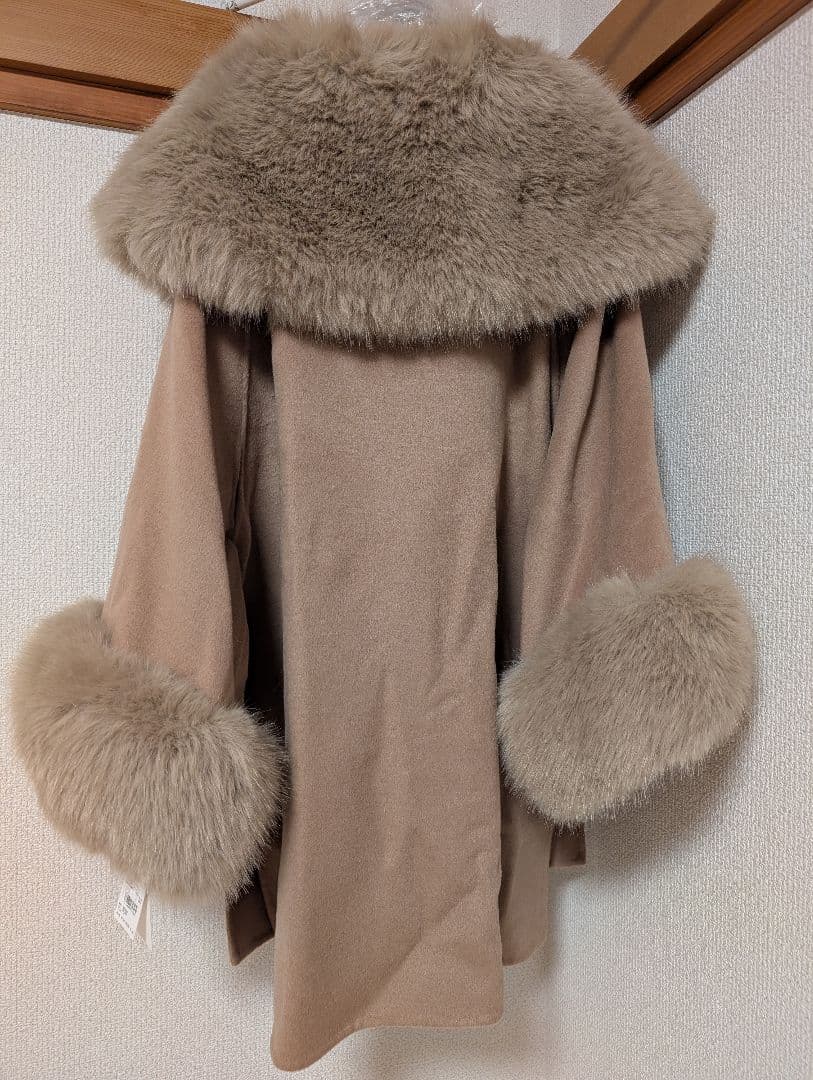 SNIDELファーケープコート　今季新作