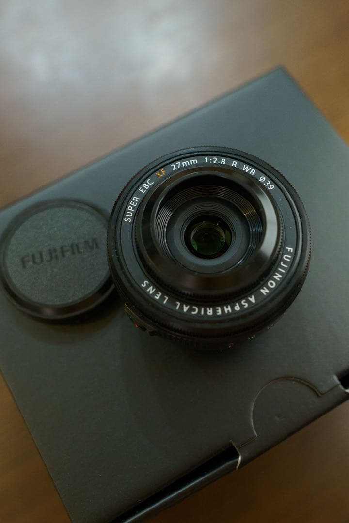 希少美品　FUJINON XF27mm F2.8R WR レンズフードおまけ付き