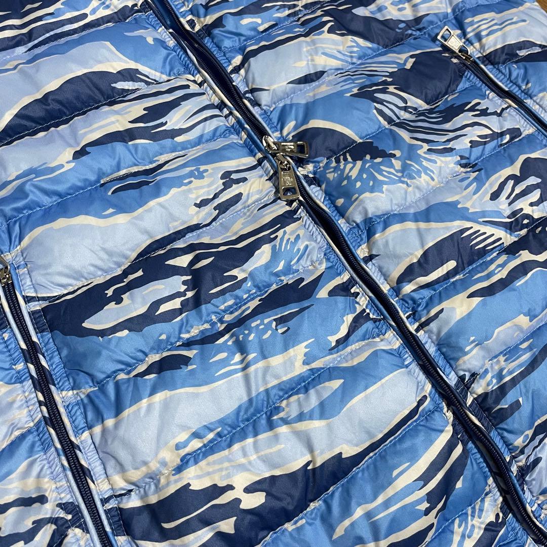 MONCLER フード付き ダウンベスト ブルー　迷彩　モンクレール