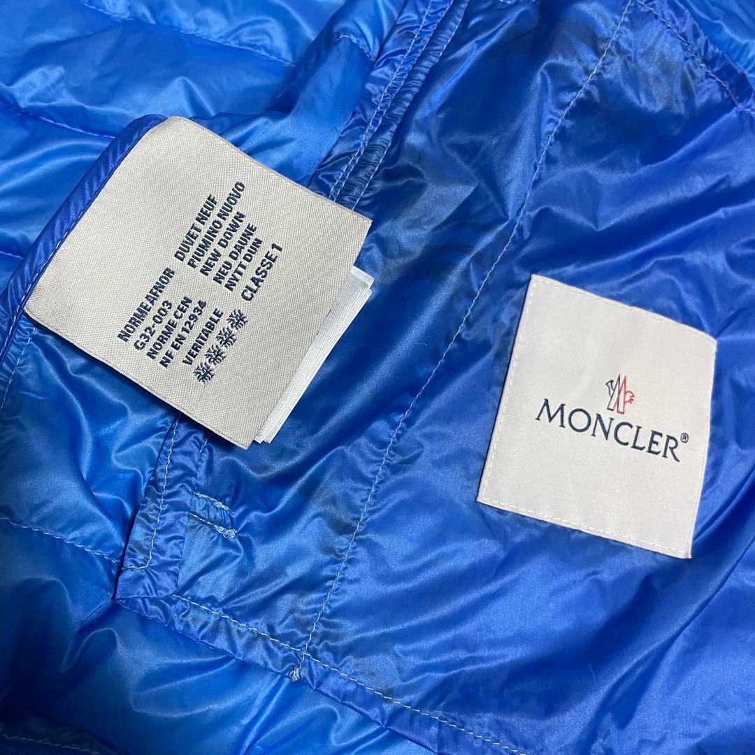 MONCLER フード付き ダウンベスト ブルー　迷彩　モンクレール