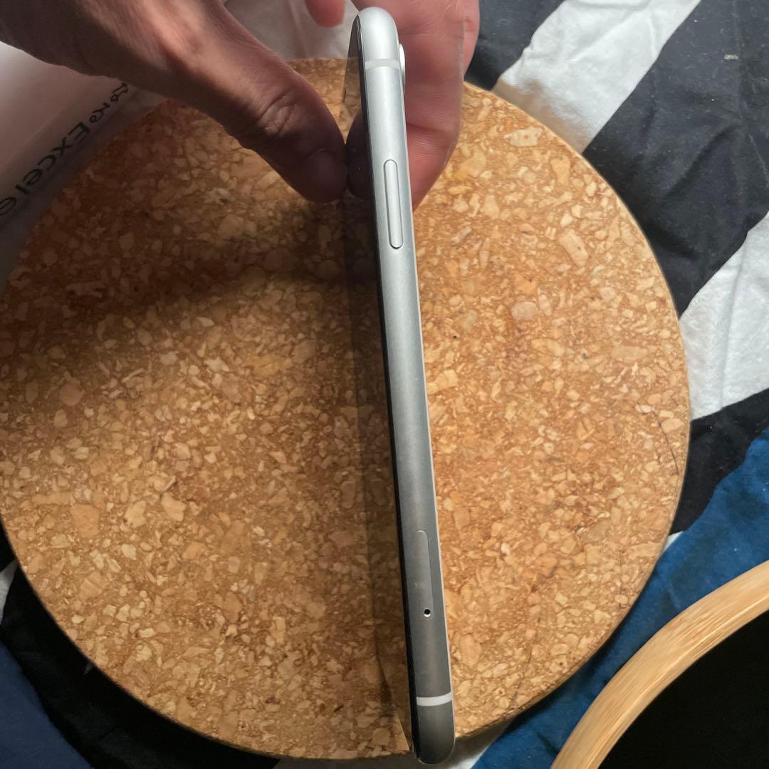 【美品】iPhone XR 128GB SIMフリー　ホワイト