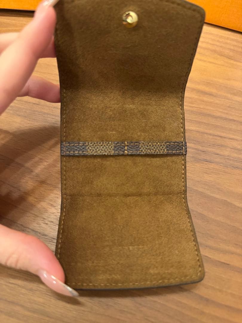 【美品】ルイヴィトン カフスボタン カフリンクス ロゴ レザーケース付