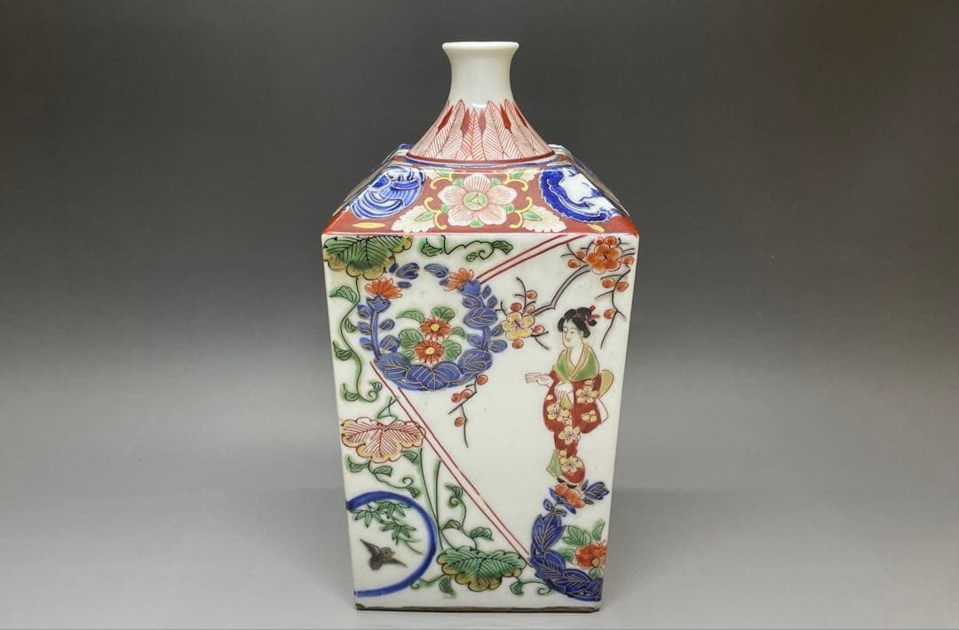 幸せウサギ　古伊万里　錦手　色絵美人角徳利　金彩　色絵　一輪挿し　v613