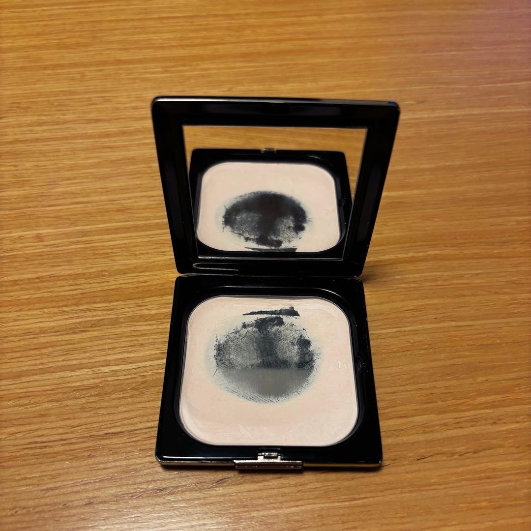 クレドポーボーテ　プードルコンパクトエサンシエルｎ　エレガントスリム