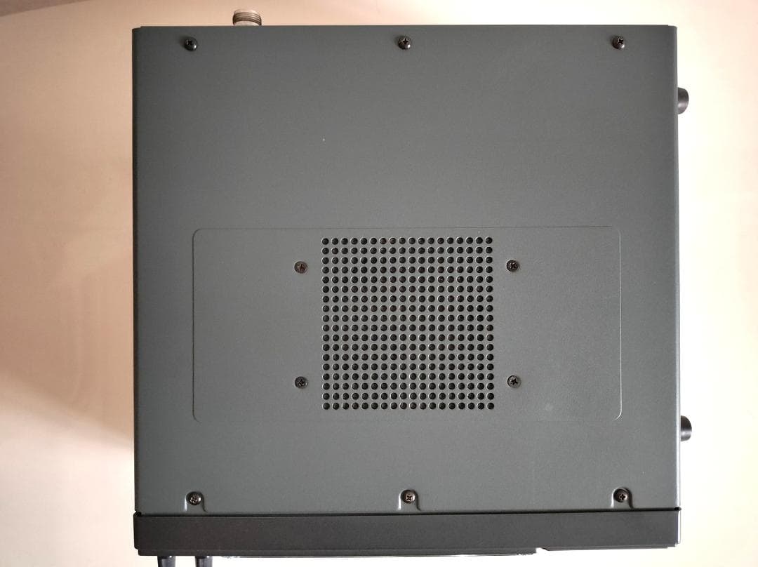 ICOM IC-R7000 広帯域受信機