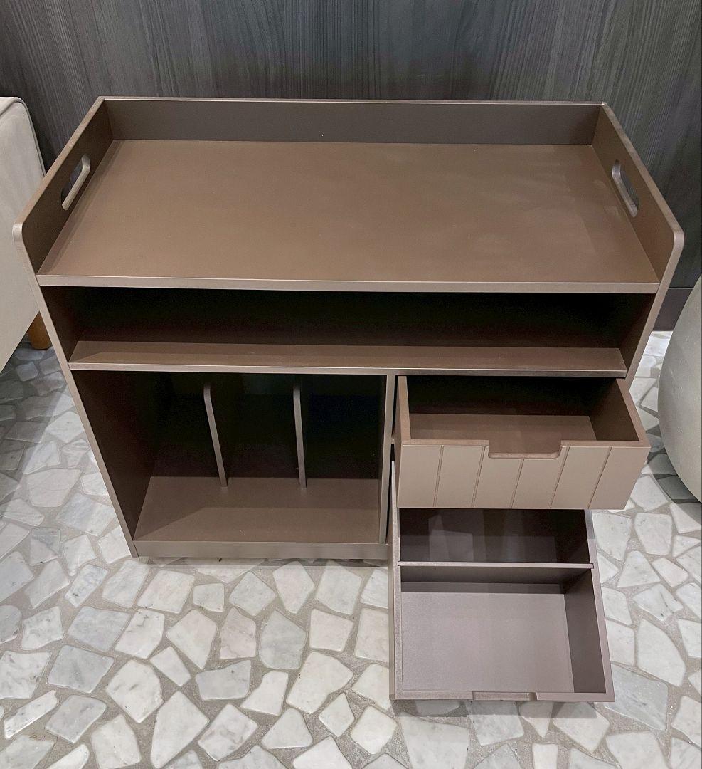 エステ、リビング、キッチン収納 キャスター、収納付き