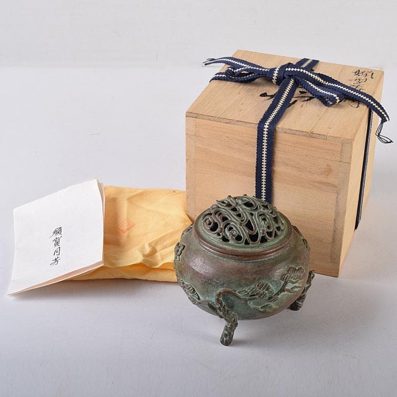 高岡銅器　須賀月芳作　蝋型鋳銅　松竹梅　香炉　共布共箱　C　R8703