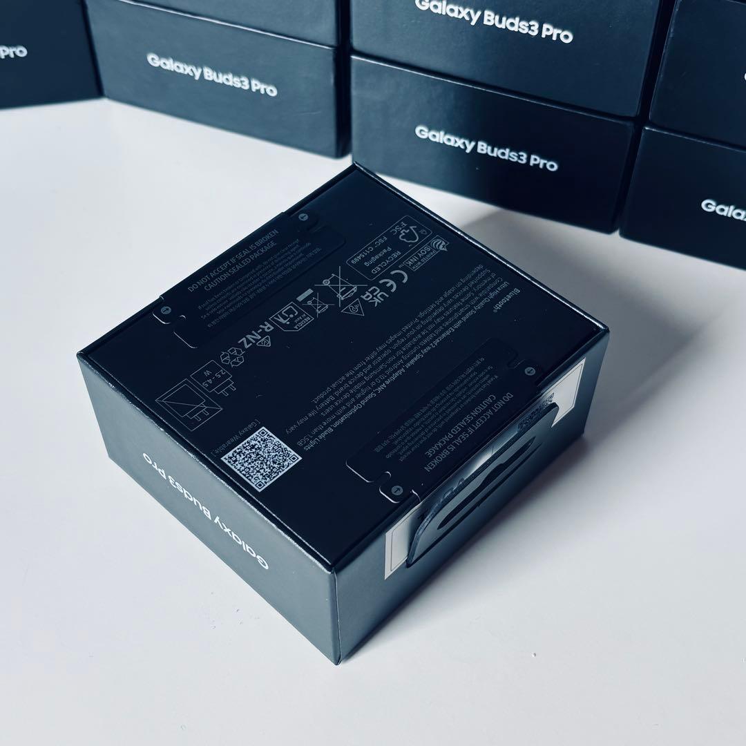 新品 Samsung Galaxy Buds3 Pro シルバー（ケース付き）