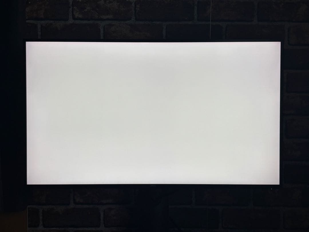 ② DELL U2720QM 27インチ 4Kモニター