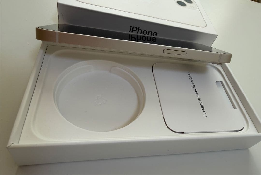 iPhone13 128GB 白 SIMフリー 箱あり 美品 バッテリー82%