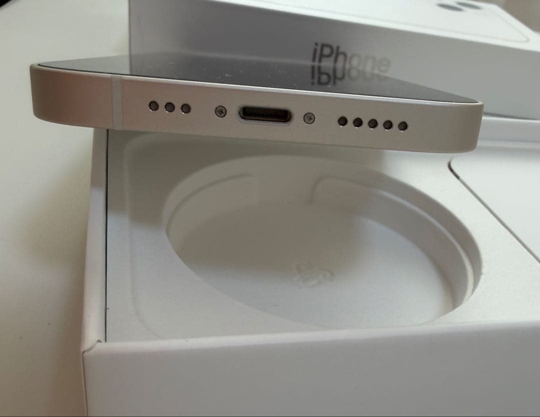 iPhone13 128GB 白 SIMフリー 箱あり 美品 バッテリー82%