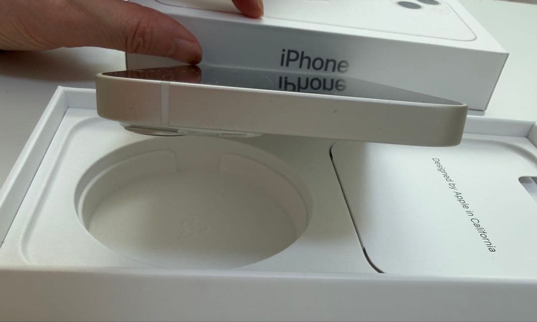 iPhone13 128GB 白 SIMフリー 箱あり 美品 バッテリー82%