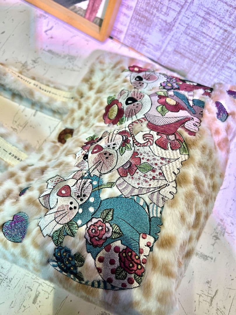 ロラライハリス♡アニマルファー生地♡刺繍のバッグ♡