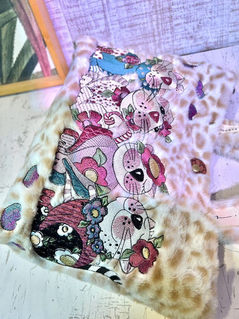 ロラライハリス♡アニマルファー生地♡刺繍のバッグ♡