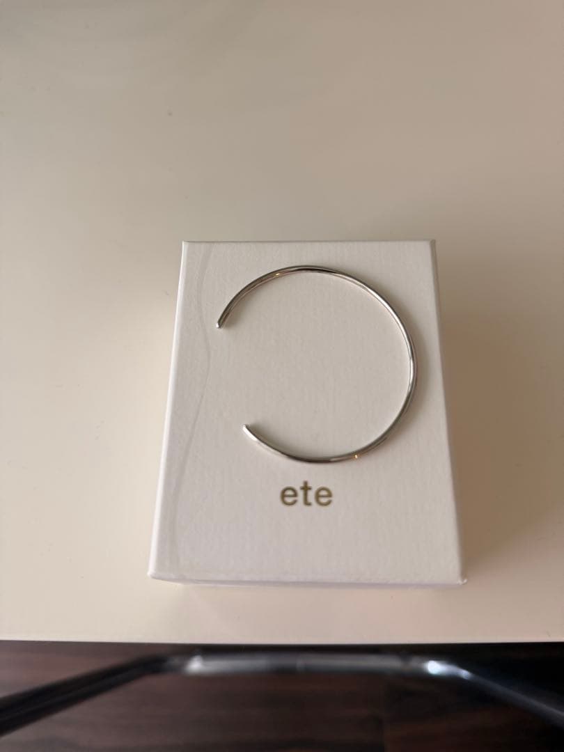 ete オブジェ シン バングル S プラチナム