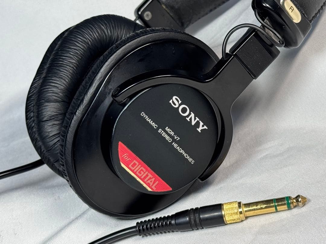 美品 SONY MDR V7 ヘッドホン 超レア 動作確認